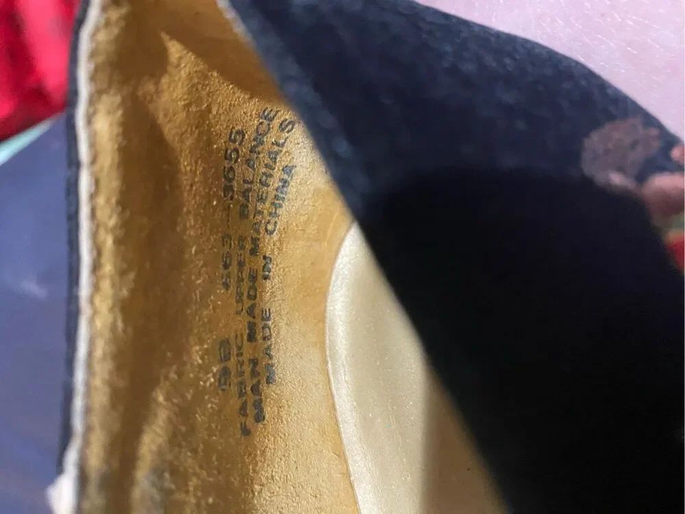 Worthington women’s black velvet Christmas embroidered loafers nine - Picture 6 of 6